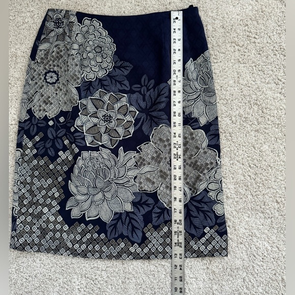 Talbots Blue Floral Silk Blend Knee Length Skirt Size 6 - Picture 6 of 6